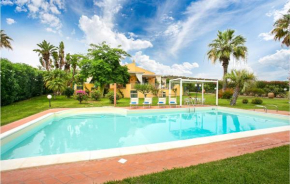 Awesome home in Scicli with Outdoor swimming pool, WiFi and 5 Bedrooms, Scicli